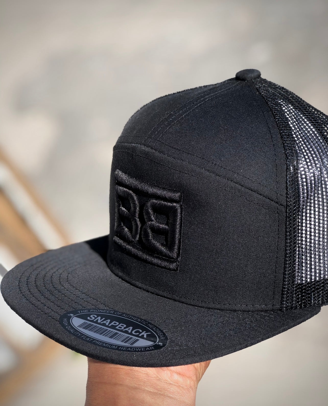 B* SnapBack by Boltsbootsbrand